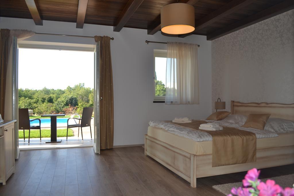 Bed & Breakfast Daniela Veleniki Стая снимка