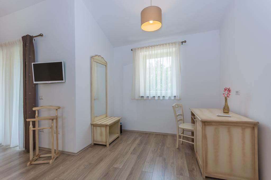 Bed & Breakfast Daniela Veleniki Екстериор снимка